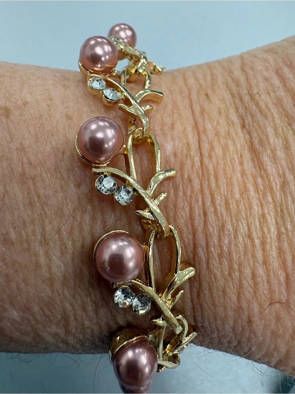 Vintage Gold Tone Leaf Vine Link Bracelet Pink Faux Pearl Rhinestone Adjustable